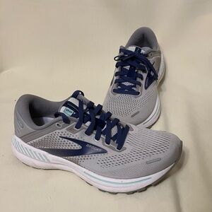 Brooks Adrenaline GTS 22 Womens Gray/Mint Running Shoes Sneakers Size 8.5 Narrow